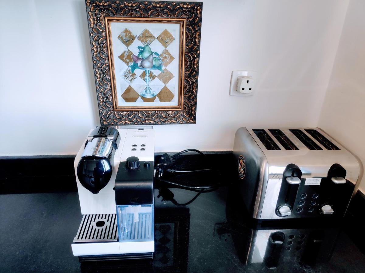La Marina Luxury Apartment Fully Furnished Free Wifi, High Standard Residence, Amazing Prime Location Close To Restaurants, Transport, Beach And Bouregreg River Salé Esterno foto